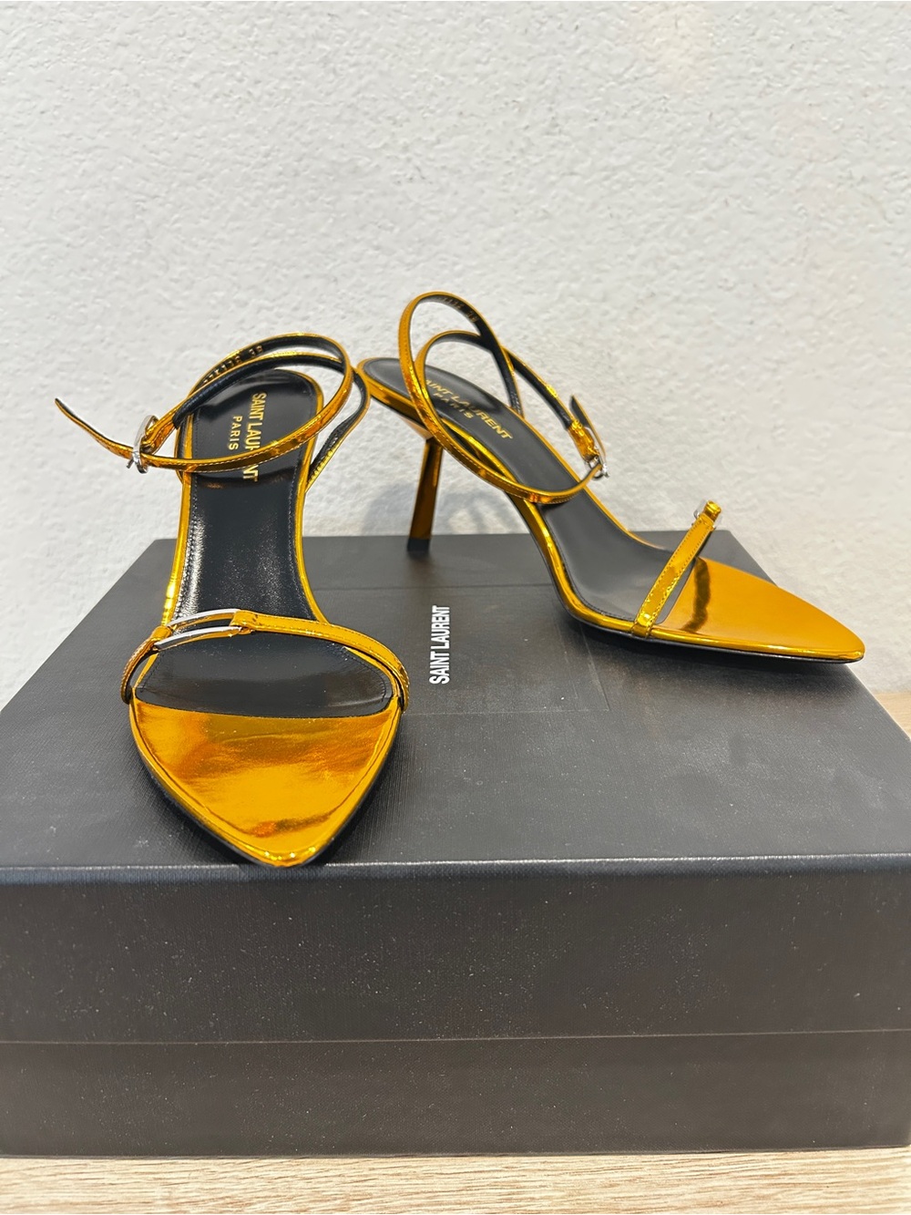 NIB Saint Laurent 75mm kitty sandals in Metal Tangerine, Size 38, $1090 Retail - Picture 1 of 7